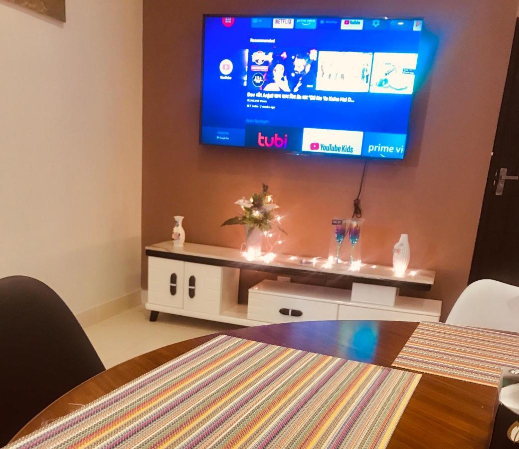 Atrium High Suite 2Bed Family Apartment Near Giga Mall Исламабад Экстерьер фото